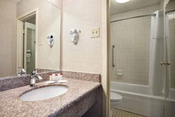 Ramada by Wyndham Sunnyvale/Silicon Valley image 8